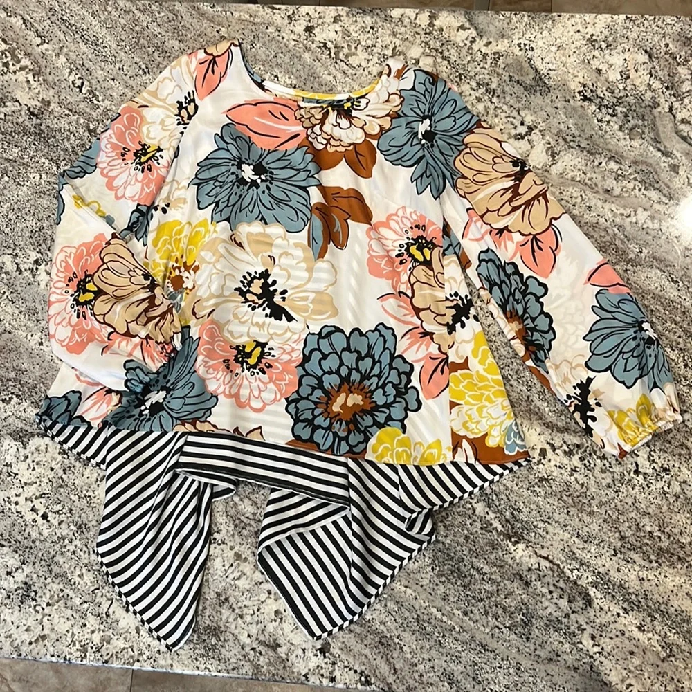 Like new Coco Bianco top - Picture 1 of 14